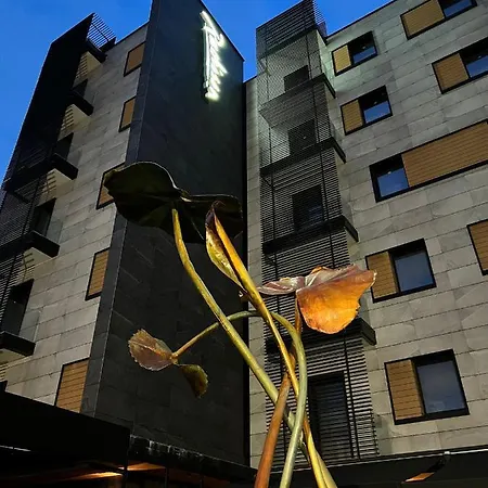 Radisson Naples 酒店 4*