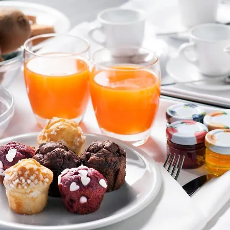 فندق Radisson Naples نولا