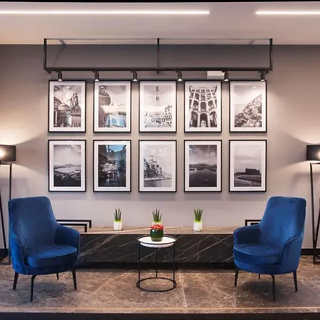 Radisson Naples Hotel Nola