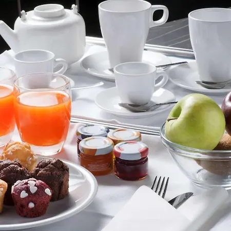 فندق Radisson Naples نولا
