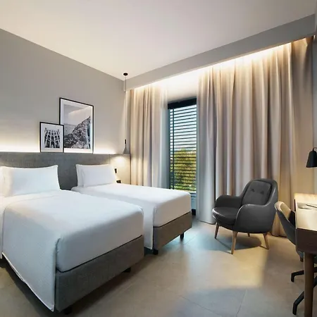 Radisson Naples 酒店 诺拉