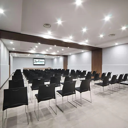 فندق Radisson Naples