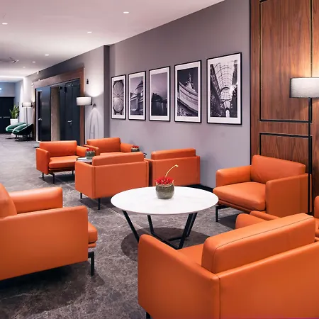 Radisson Naples فندق 4*