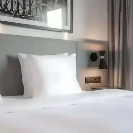 Radisson Naples