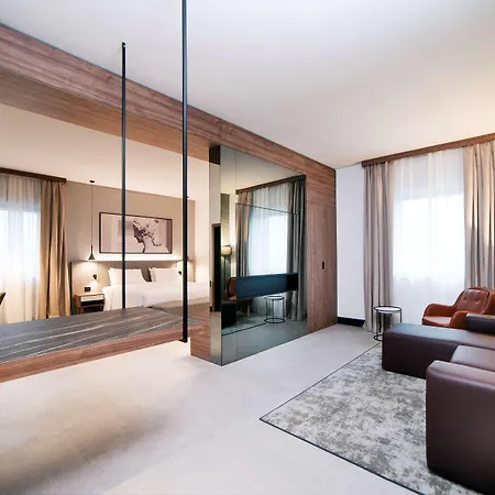 Radisson Naples 4* نولا