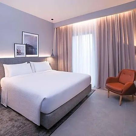 فندق Radisson Naples نولا