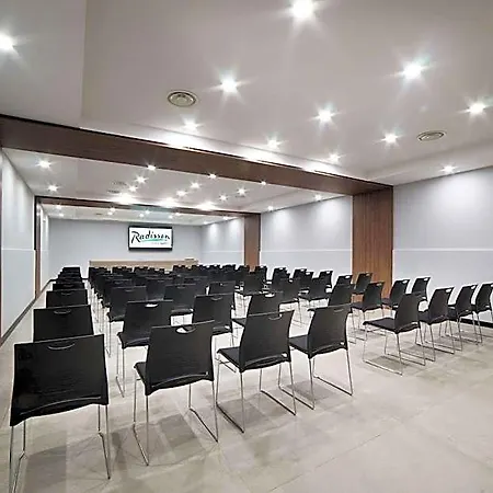 Radisson Naples 4*