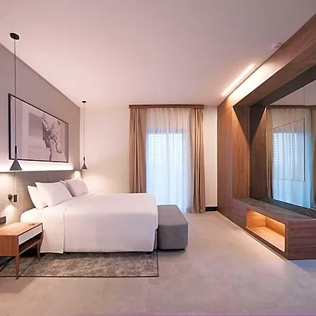 Radisson Naples 4* نولا