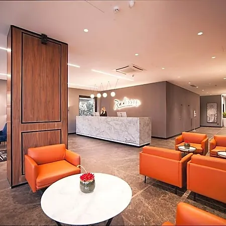 Radisson Naples فندق 4*