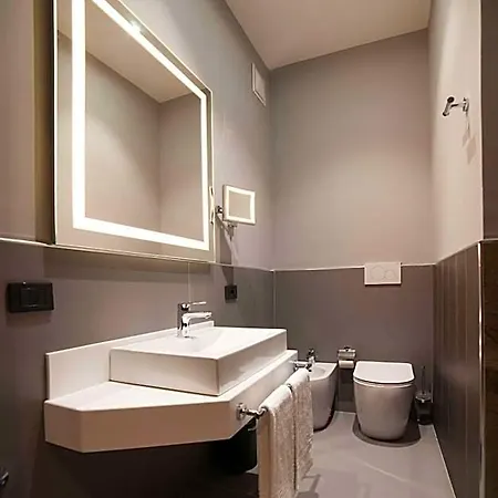 Radisson Naples نولا