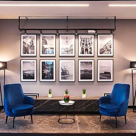 فندق Radisson Naples نولا