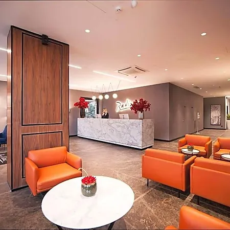 Radisson Naples فندق
